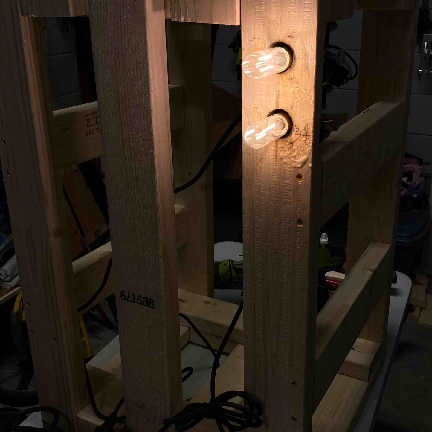 Capsule Table